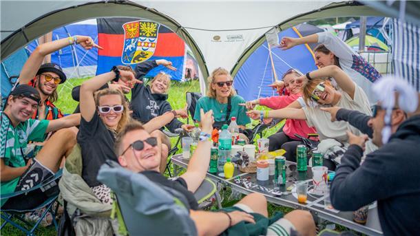 Deichbrand 2023: Das sind die schönsten FRAUEN auf dem Festival (Fotos) Die Beliebte