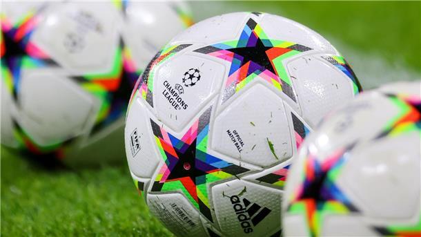Schiedsrichter sollen vor CL-Spiel Schild gestohlen haben Die Berichte über zwei Schiedsrichter-Assistenten sorgten für Aufregung.