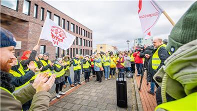 Die Beschäftigten der Nordsee-Hauptverwaltung machten bereits im Februar mächtig Druck: Mit einem halbtägigen Warnstreik wollten sie die Aufnahme von Tarifverhandlungen erzwingen. Dazu aufgerufen hatte die Gewerkschaft Nahrung-Genuss-Gaststätten (NGG).