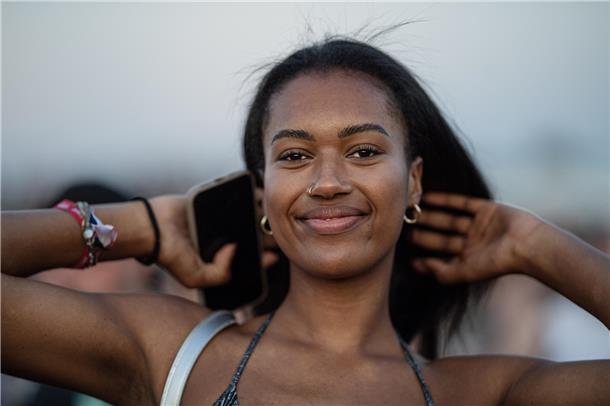 Deichbrand 2024: Das sind die schönsten Frauen auf dem Festival Die Bezaubernde.