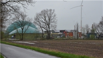 Die Biogasanlage der Familie Schröder an der Straße Höpen in Ebersdorf soll zu einem Bioenergiepark erweitert werden. Der Bauausschuss der Samtgemeinde Geestequelle hat sich erneut mit den Plänen befasst.