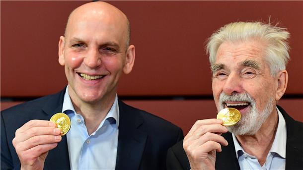 Die bislang letzten deutschen Nobelpreisträger: der Chemiker Benjamin List und der Physiker Klaus Hasselmann. (Archivbild)