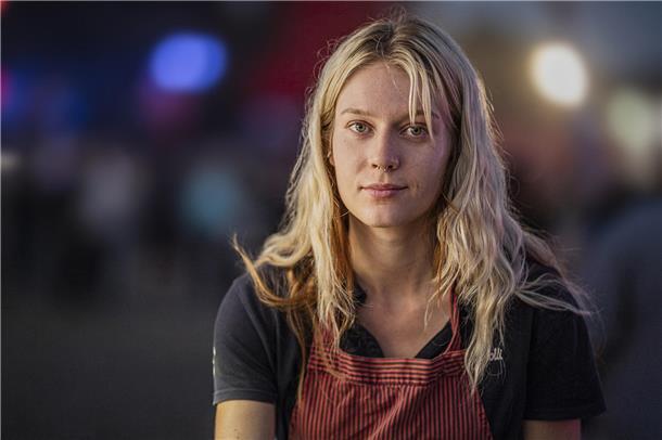 Deichbrand 2024: Das sind die schönsten Frauen auf dem Festival Die Blonde.