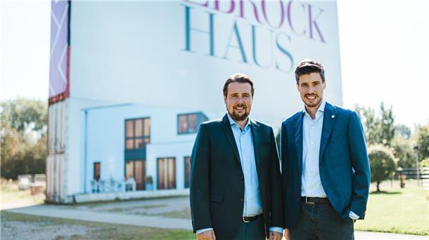 Die Brüder Dirk und Lars Viebrock leiten gemeinsam das Unternehmen Viebrockhaus.