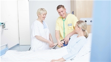 Die Bündelung der Ausbildungskapazitäten am Institutsstandort Geestland bringt für einige Auszubildende einen etwas längeren Schulweg mit sich, dafür erhalten sie arbeitgeberseitig ein ÖPNV-Gratisticket.