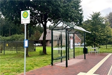 Die Bushaltestelle „Breite Straße“ in Breddorf ist nun fast fertig. 