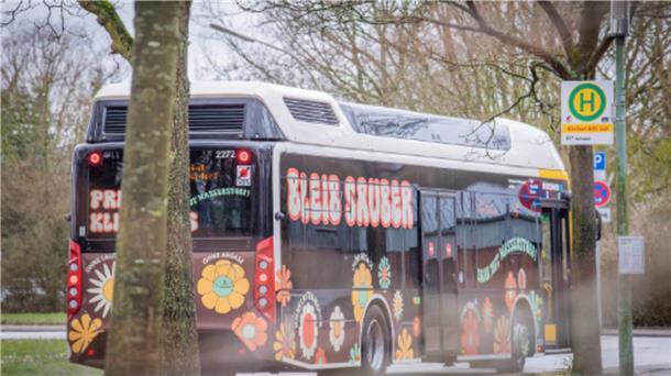 Die Buslinie 517 in Bremerhaven bewegt derzeit augenschaunlich nur wenig Fahrgäste zwischen Klinikum und Bohmsiel. Foto: Hartmann