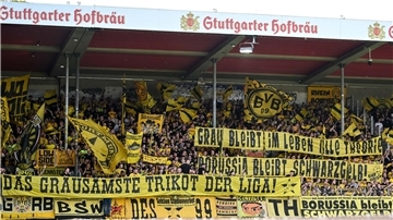 Die BVB-Fans protestieren gegen die neuen Auswärtstrikots.