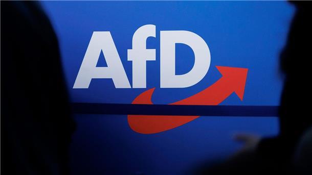 AfD-Funktionär: CDU muss irgendwann mit uns zusammenkommen Die CDU hat eine Zusammenarbeit mit der AfD per Parteitagsbeschluss ausgeschlossen.