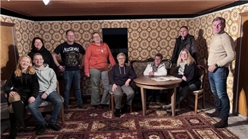 Die Darsteller der Theatergruppe der Freiwilligen Feuerwehr Lintig-Meckelstedt freuen sich auf die Vorstellungen.