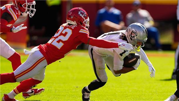Kansas City gelingt 31:0-Sieg gegen Las Vegas Die Defensive der Kansas City Chiefs (li. Trent McDuffie) ließ keinen einzigen Punkt der Las Vegas Raiders zu.