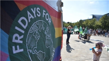 Die deutsche Gruppe von Fridays for Future (FFF) hat sich klar gegen israelfeindliche Äußerungen positioniert.