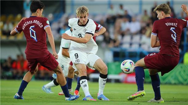 Später Jubel: DFB-Nachwuchs im EM-Halbfinale Die deutsche U19-Auswahl hat bei der EM das Halbfinale erreicht.