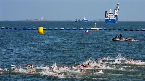 Völlig entkräftet im Wasser: Hitze prägt Freiwasserrennen Die deutschen Schwimmerinnen haben im WM-Freiwasserrennen über zehn Kilometer große Probleme mit der Hitze.