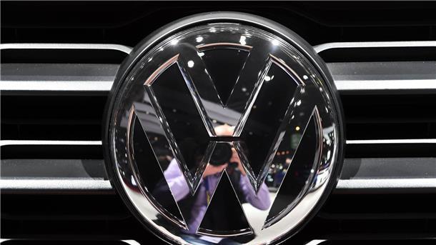 VW-Beschäftigte fordern 8 Prozent mehr Geld Die diesjährigen Tarifverhandlungen für die Beschäfigten des Autobauers Volkswagen haben begonnen.