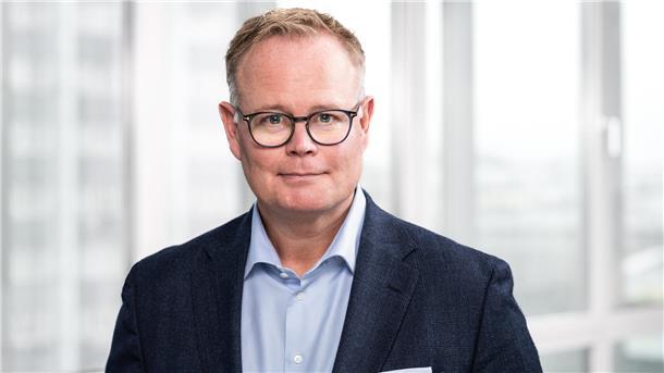 Matthias Ditzen-Blanke über 130 Jahre NZ: „Unsere Region, unsere Verantwortung“ "Die digitale Informationsflut macht es schwer, zu unterscheiden: Was ist wahr, was ist Meinung, was ist Täuschung? Unsere Antwort darauf ist: Sorgfalt, Unabhängigkeit, Transparenz, Nähe und Dialog", sagt Matthias Ditzen-Blanke,
Verleger und Herausgeber der NORDSEE-ZEITUNG.