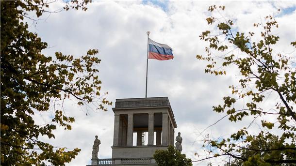Die diplomatischen Spannungen zwischen Deutschland und Russland halten an. Nun geht es erneut um eine Ausweisung von Diplomaten.