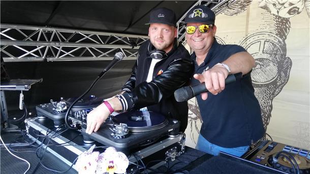 Frühtanz: So feiern die Menschen in Steinau und Lüdingwörth Die DJs MC Krüger und Innocent treffen mit Black Music den Nerv der Partygäste.