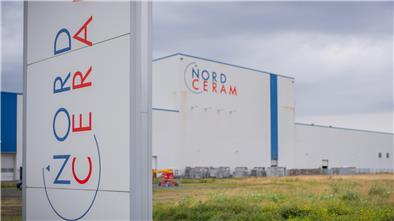Die drei Öfen in der Nordceram-Fliesenfabrik sind abgeschaltet. Weil die Nachfrage nach Fliesen eingebrochen ist, sind die Lager voll.
