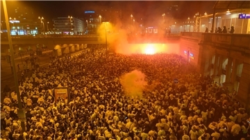 Die Dresdner Anhänger zogen in einem Fanmarsch vom Hauptbahnhof zum Stadion.