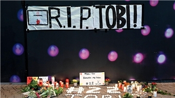Die Düsseldorfer EG gedachte an ihrer Heimspielstätte ihrem ehemaligen Mitspieler Tobias Eder.