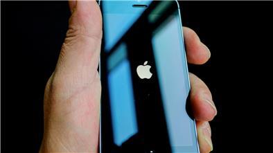 Die E-Mail-App auf Apples iPhones und iPad-Tablets hat Sicherheitslücken, die demnächst mit einer Aktualisierung des Betriebssystems geschlossen werden sollen.