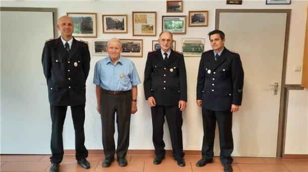 Ehrungen bei der Freiwilligen Feuerwehr nachgeholt Die Ehrungen wurden nun nachgeholt.