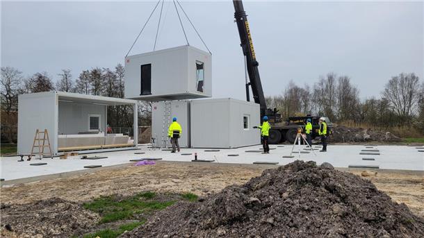 Neue Kinderkrippe kommt auf Tiefladern in nur zwei Tagen Kinderkrippe in Modulbauweise, Midlum, Landkreis Cuxhaven