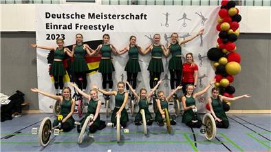 Die Einrad-Gruppe des Kinder- und Jugendhaus Zeven belegte den neunten Platz bei den Deutschen Meisterschaften in der Kategorie Großgruppe U15.