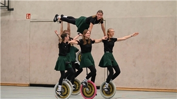 Die Einradgruppe Zeven belegt den vierten Platz bei den Norddeutschen Meisterschaften in der Kategorie Junior Großgruppe.