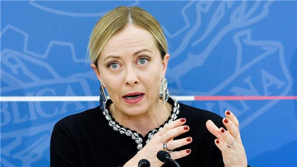 Rom will in Albanien Aufnahmezentren für Migranten errichten „Die Einrichtungen werden in der Lage sein, bis zu 3000 Migranten gleichzeitig aufzunehmen“: Italiens Ministerpräsidentin Giorgia Meloni.