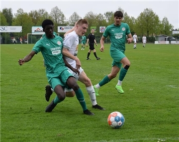 Die engagierte und vielbeinige Abwehr des FC Oberneuland ließ den Stürmern der Platzherren keinen Raum zur Entfaltung.