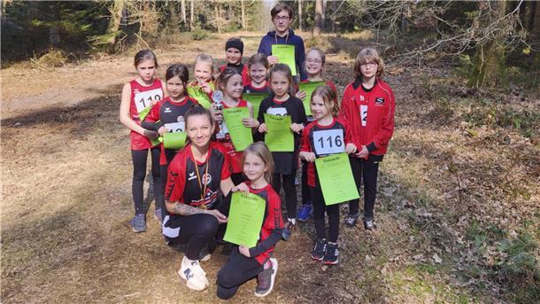 Starke Saisonvorbereitung: Gnarrenburger Crossläufer überzeugen beim „Ostecup“ Die erfolgreichen Starter des TSV Gnarrenburg.