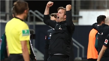 Die Erleichterung war groß bei Florian Kohfeldt nach dem Klassenerhalt mit dem SV Werder. Doch ist der 37-Jährige weiter der richtige Trainer für die Bremer? Fußball-Kenner aus der Region sind geteilter Meinung.