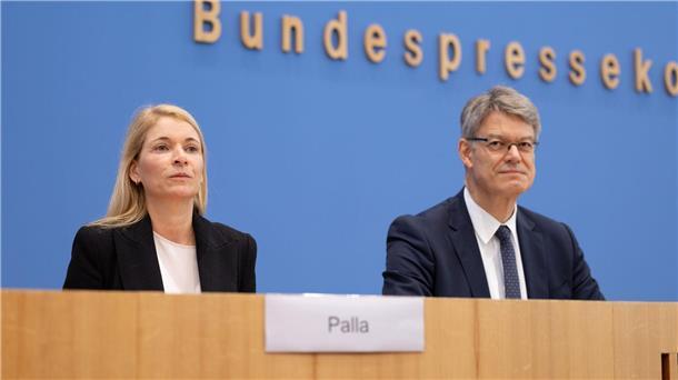 Die erste Frau an der Spitze der Bahn