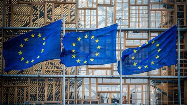Die EU-Richtlinie legt nach Angaben der EU-Staaten auch fest, wie viel Energie Gebäude ab einem bestimmten Zeitraum maximal verbrauchen dürfen.
