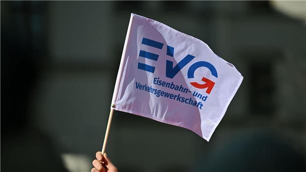Erneut Gespräche zwischen EVG und Bahn? Die EVG hat das letzte Angebot der Deutschen Bahn zurückgewiesen.