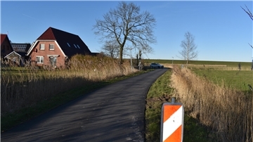 Die Fahrbahnsanierung der Straße Am Friesenkirchhof in Langwarden ist bis auf Restarbeiten abgeschlossen.