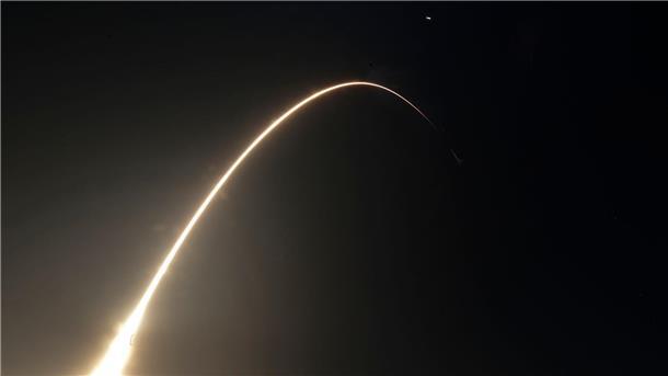 Japanischer Mondlander kurz vor Ziel Die Falcon 9-Rakete des US-Raumfahrtunternehmens SpaceX beim Start mit einem Mondrover aus Japan.