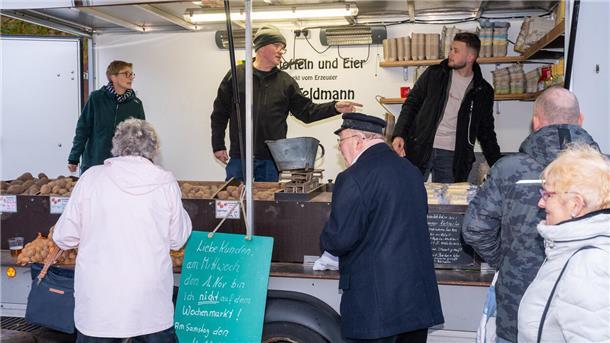 Die Familie Feldmann betreibt seit 75 Jahren einen Stand auf dem Leher Wochenmarkt.