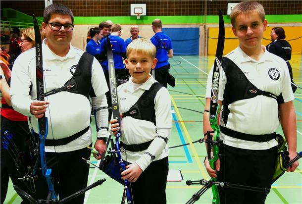 Bogenschützen treten in Tarmstedt zu den Bezirksmeisterschaften an Die Familie von Bursy