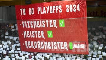 Die Fans begrüßten die Pinguins einmal mehr mit einer überragenden Choreo vor der Partie. Die Unterstützung von den Rängen war einmal mehr gigantisch.