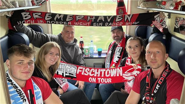 Die Fans der Fischtown Pinguins waren auf Tour - im Sonderzug nach Dresden.