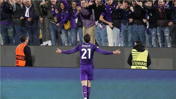 Die Fans feiern Robin Gosens nach seinem Tor zum 2:1.