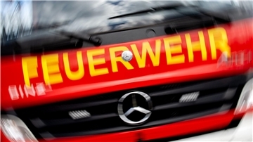 Die Feuerwehr (Symbolbild) rückte zu einem Brand in der Breiten Straße in Brake aus.