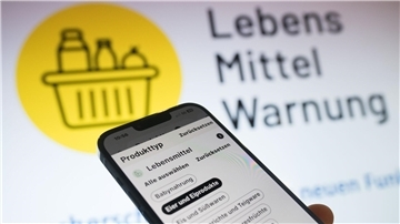 Die Firma Sinnack Backspezialitäten warnt vor dem Verzehr einer bestimmten Charge ihrer Baguettebrötchen. (Archivbild)