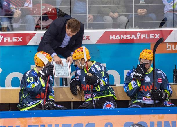 Die Fischtown Pinguins empfangen den ERC Ingolstadt in der Eisarena. Alexander S...
