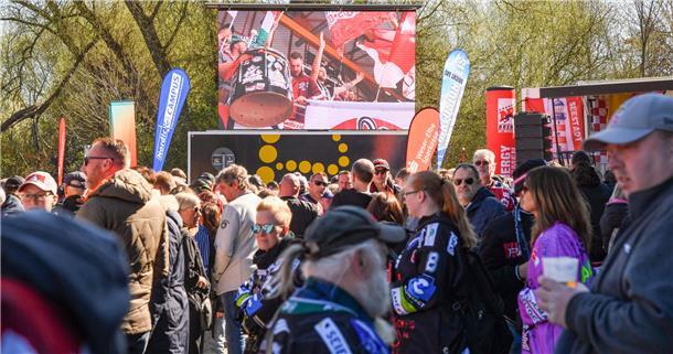 Die Fischtown Pinguins verabschieden sich vor und mit ihren Fans aus der Saison ...