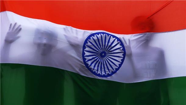 Wird Indien künftig Bharat heißen? Die Flagge Indiens: Manche radikale Hindus stören sich am Landesnamen „India“.