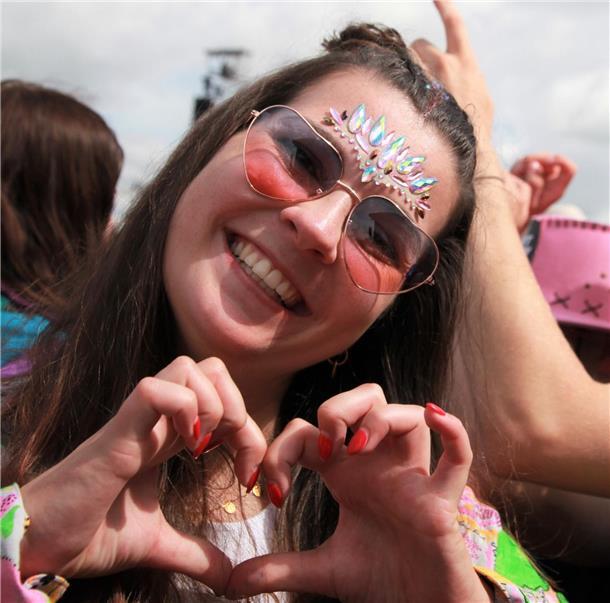 Deichbrand 2023: Das sind die schönsten FRAUEN auf dem Festival (Fotos) Die Fröhliche